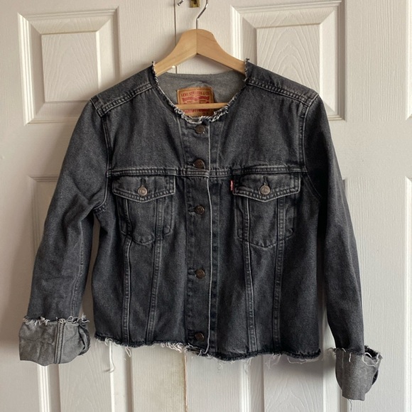•Levi’s Jean Denim Jacket - Picture 1 of 9